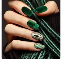 به یک ناخن کار برای سالن نیازمندم