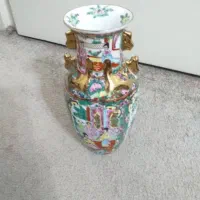 گلدان عتیقه فروشی