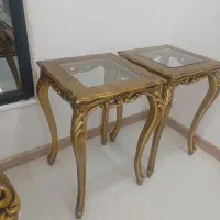 میز کنار سالنی