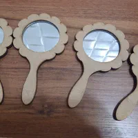 آینه دسته دار چوبی مدل گل