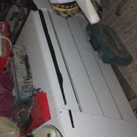 میز مدیریت مغازه و کامپیوتر