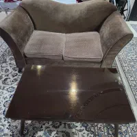 مبلغ راحتی ۵ نفره و ۱ عدد میز