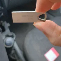 فلش 64 فلزی کم کارکرد