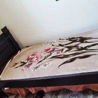 یک عدد تخت تکنفره دست دوم