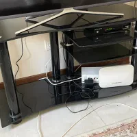 میز تلویزین شیشه ای