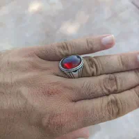 انگشتر گارنت سرخ .رکاب نقره دستساز.