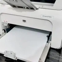 پرینتر laser jet1005 hp بسیار تمیز و قطعات فابریک