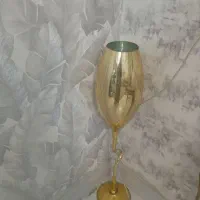 گلدان طلایی بزرگ