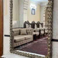 آیینه برنز و میز عسلی