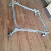 پایه آهنی چرخدار
