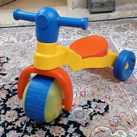 سه چرخه در حد نو مناسب ۲ تا ۴ سال