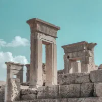 تور شیراز هتل هما