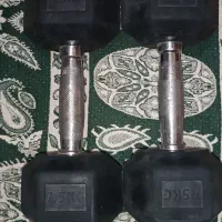 یک جفت دمبل ۷.۵ کیلویی