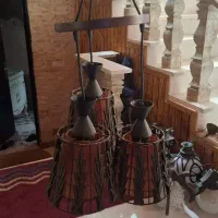تعدادی لوستر چوبی و شیک و کلاسیک به فروش میرسند