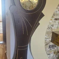 ساعت دیواری ایستاده