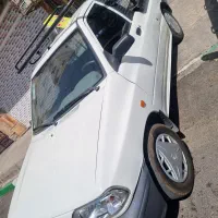 بی رنگ کم کار