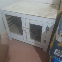 قفس چوبی مرغ و خرگوش.