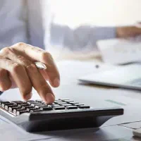 کمک حسابدار شرکت دارویی