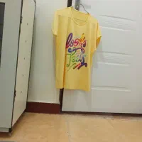 لباس زنانه و بچگانه