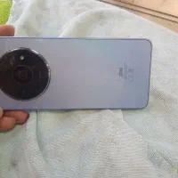 گوشی کارکرده .و اداپتور اصلی 16 pro max