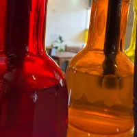 نیروی کار جوان در کافه