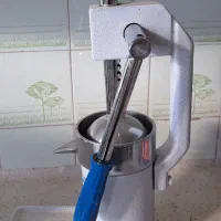 اب میوه گیری دستی