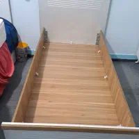 تخت خواب چوب لاکچری با تشک در حد نو