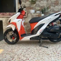 موتور کلیک 150 سفید نارنجی