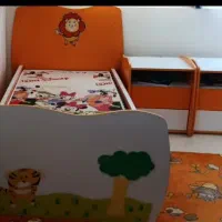 تخت خواب و کمد