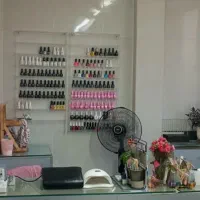 ناخن کار  و رنگ و مش کار حرفه ای