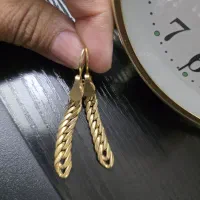 گوشواره نو و پشت ویترینی