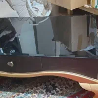 گل میز شیشه ای بزرگ و سه تا کوچک در حد نو