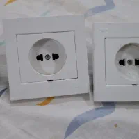 تعدادی کلید و پریز سالم سفید رنگ