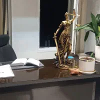منشی دفتر وکالت