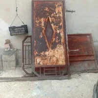 در بزرگ  حیاط