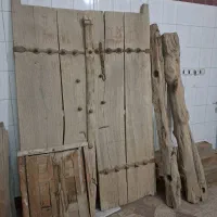 درب چوبی قدیمی