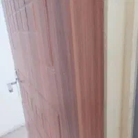 یک تخته در اتاق کاملا نو و سالم