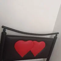 تخت فلزی و چرم
