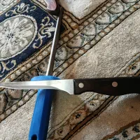 یک عدد چاقو ازادی ۷ ویک عدد چاقو خارجی