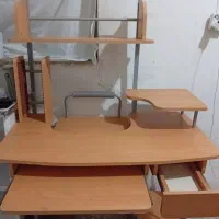 میز تحریر کامپیوتری