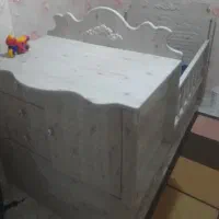 تخت و کمد