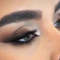 شنیون میکاپ باهم ۹۵۰کاشت مژه ۵۰۰ ناخن ۴۵۰