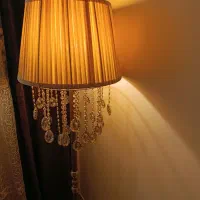 یک عدد آباژور ایستاده