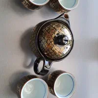 قوری و استکان چای قدیمی