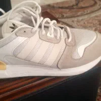 کتونی در حد نو zx 700