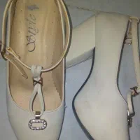 ی جفت کفش زنانه