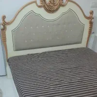 تخت خواب دونفره با آینه و کنسول