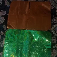 مقدار زیادی کاغذ کادو
