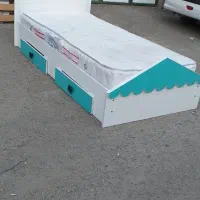 تختخواب چوبی