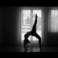 یوگا حضوری و آنلاین(ویژه بانوان)